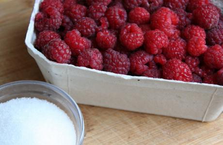 raspberries-1480592_1920.jpg